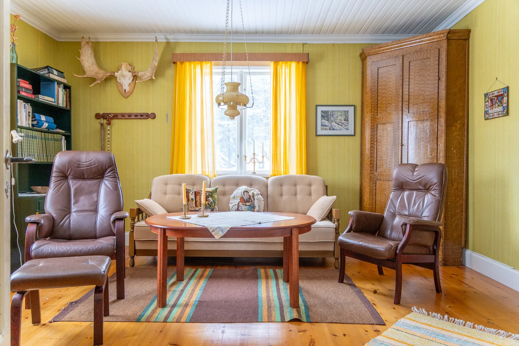 Villa, Vacker fastighet omgivet av frodande grönska, Jokkmokk
