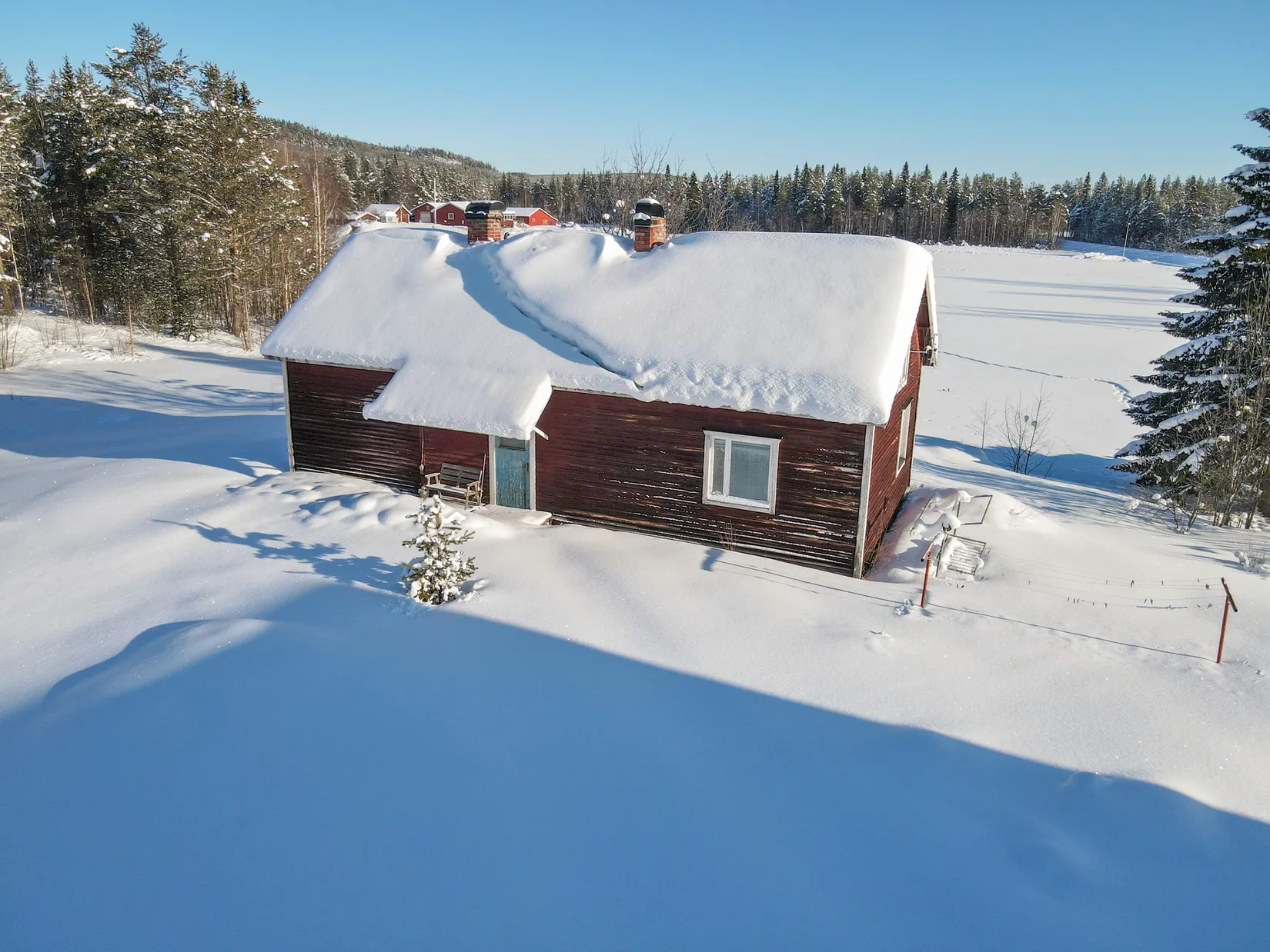 Villa, Vacker fastighet omgivet av frodande grönska, Jokkmokk