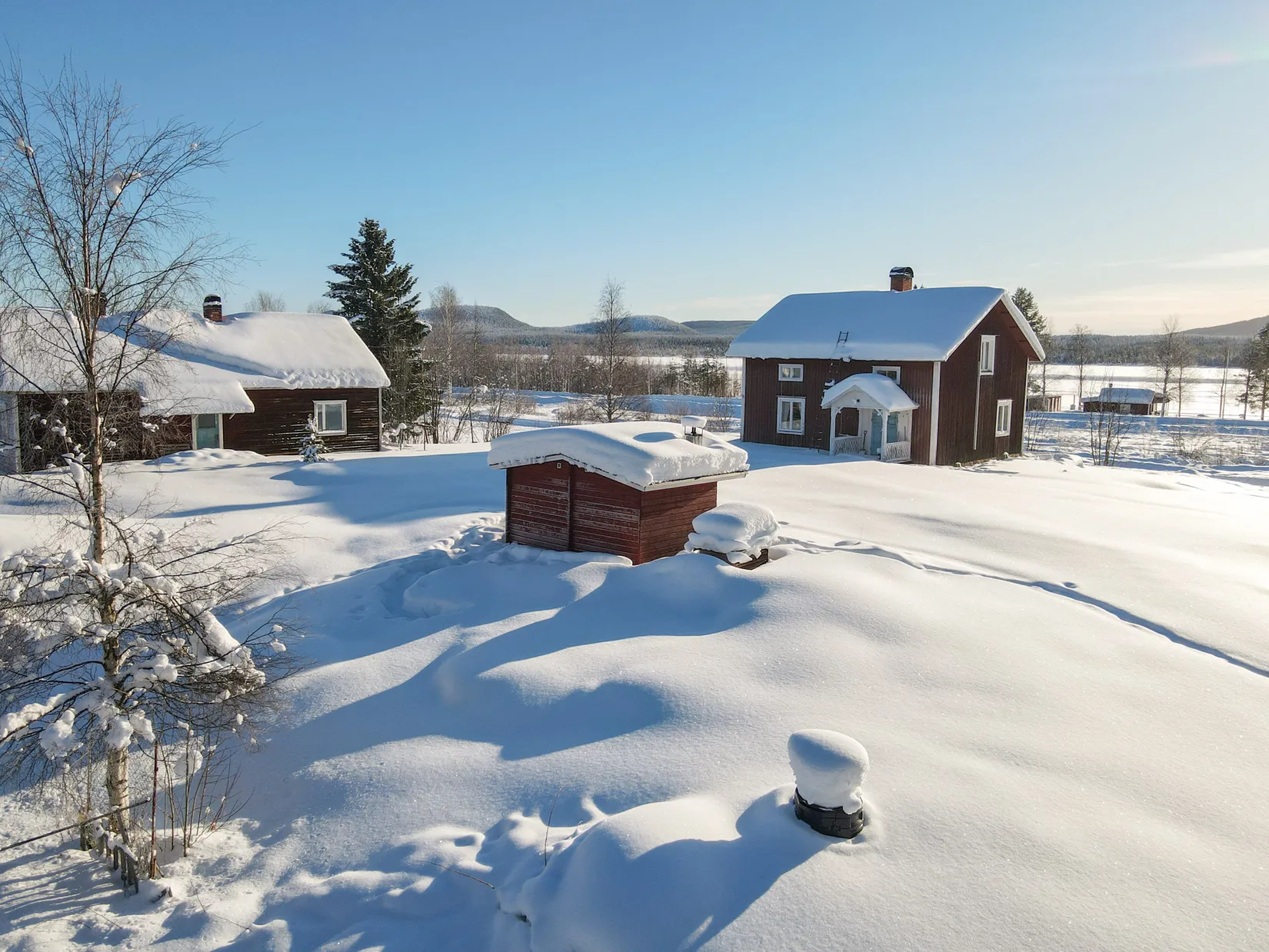 Villa, Vacker fastighet omgivet av frodande grönska, Jokkmokk