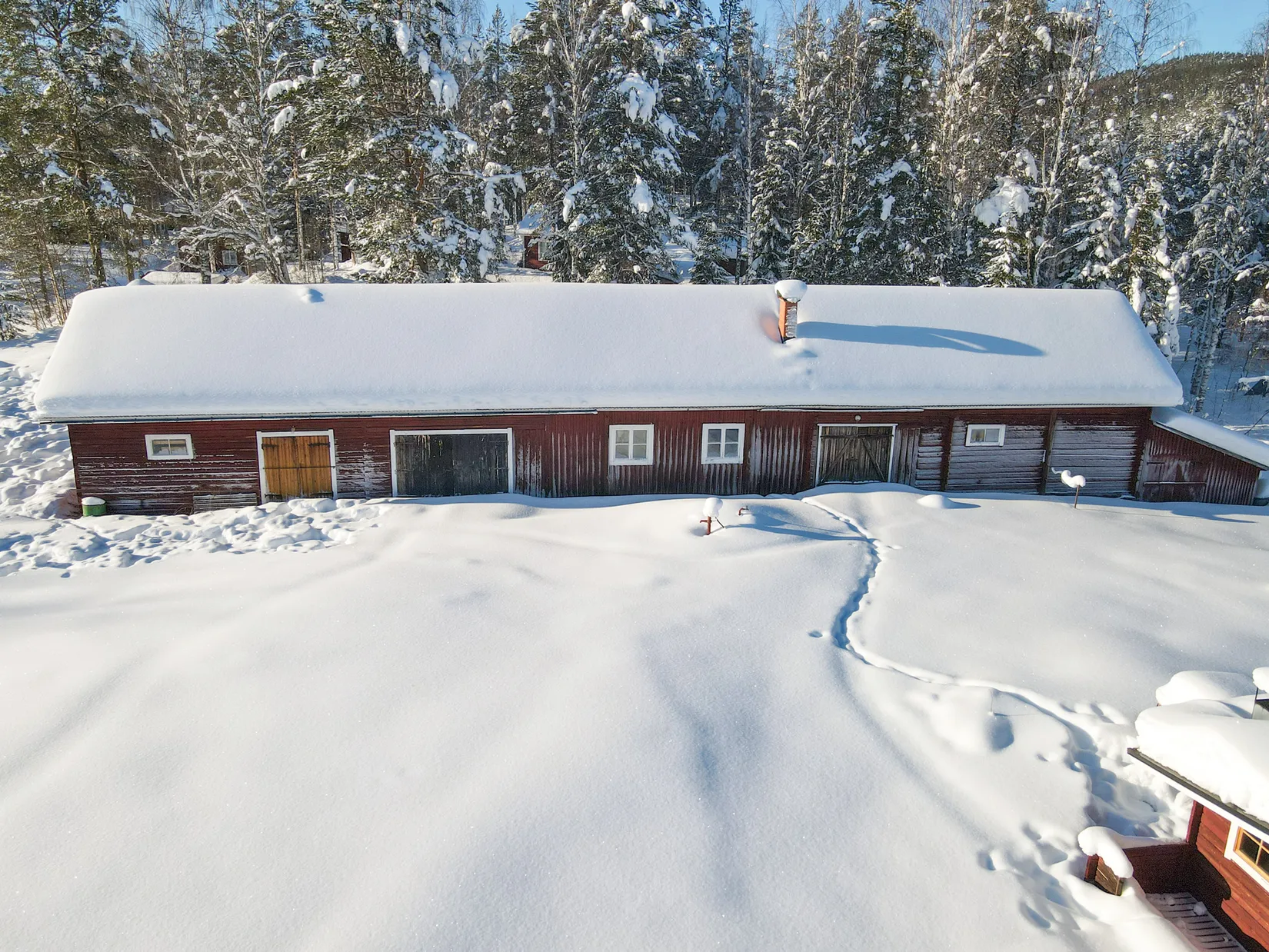 Villa, Vacker fastighet omgivet av frodande grönska, Jokkmokk