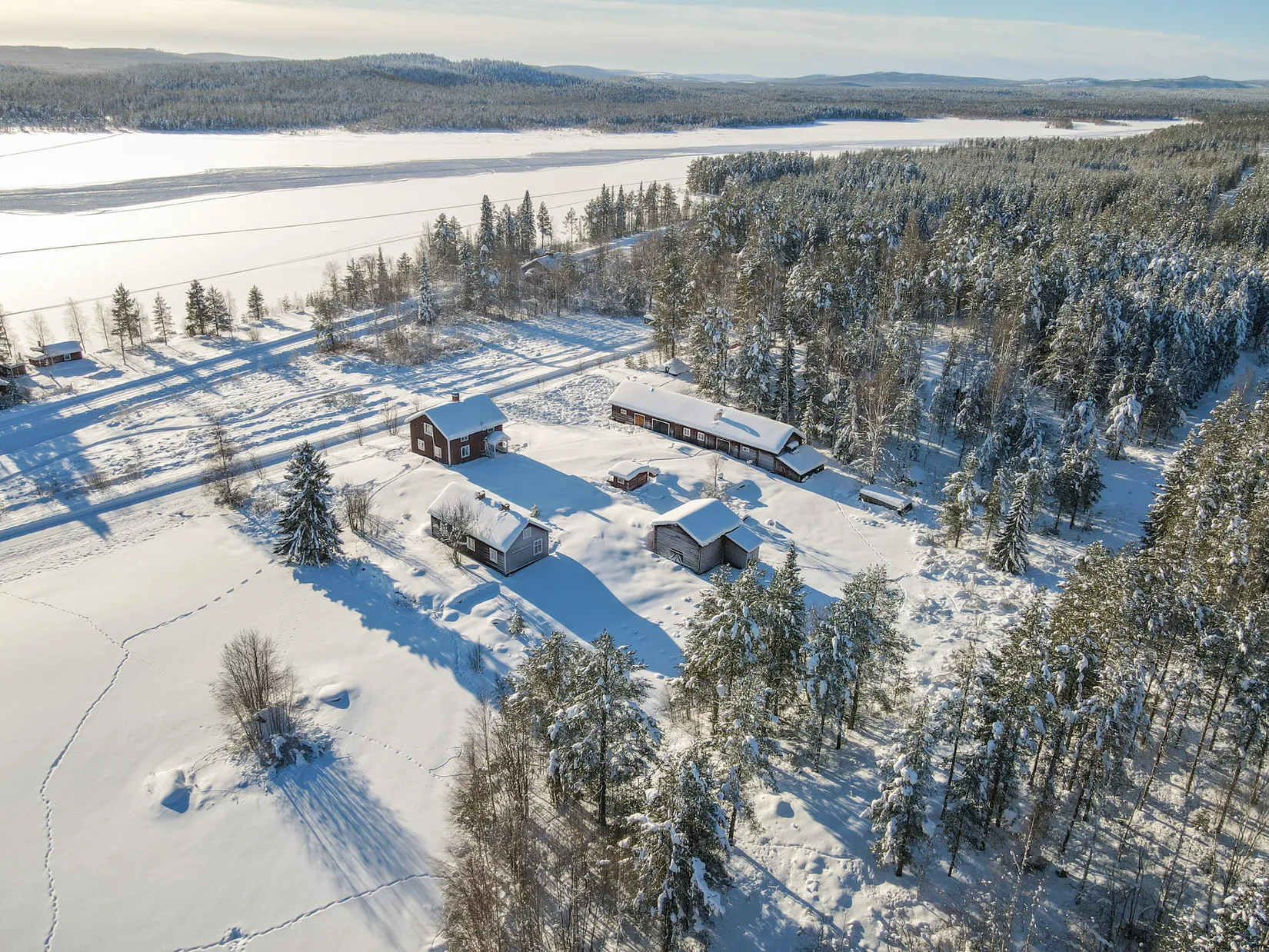 Villa, Vacker fastighet omgivet av frodande grönska, Jokkmokk