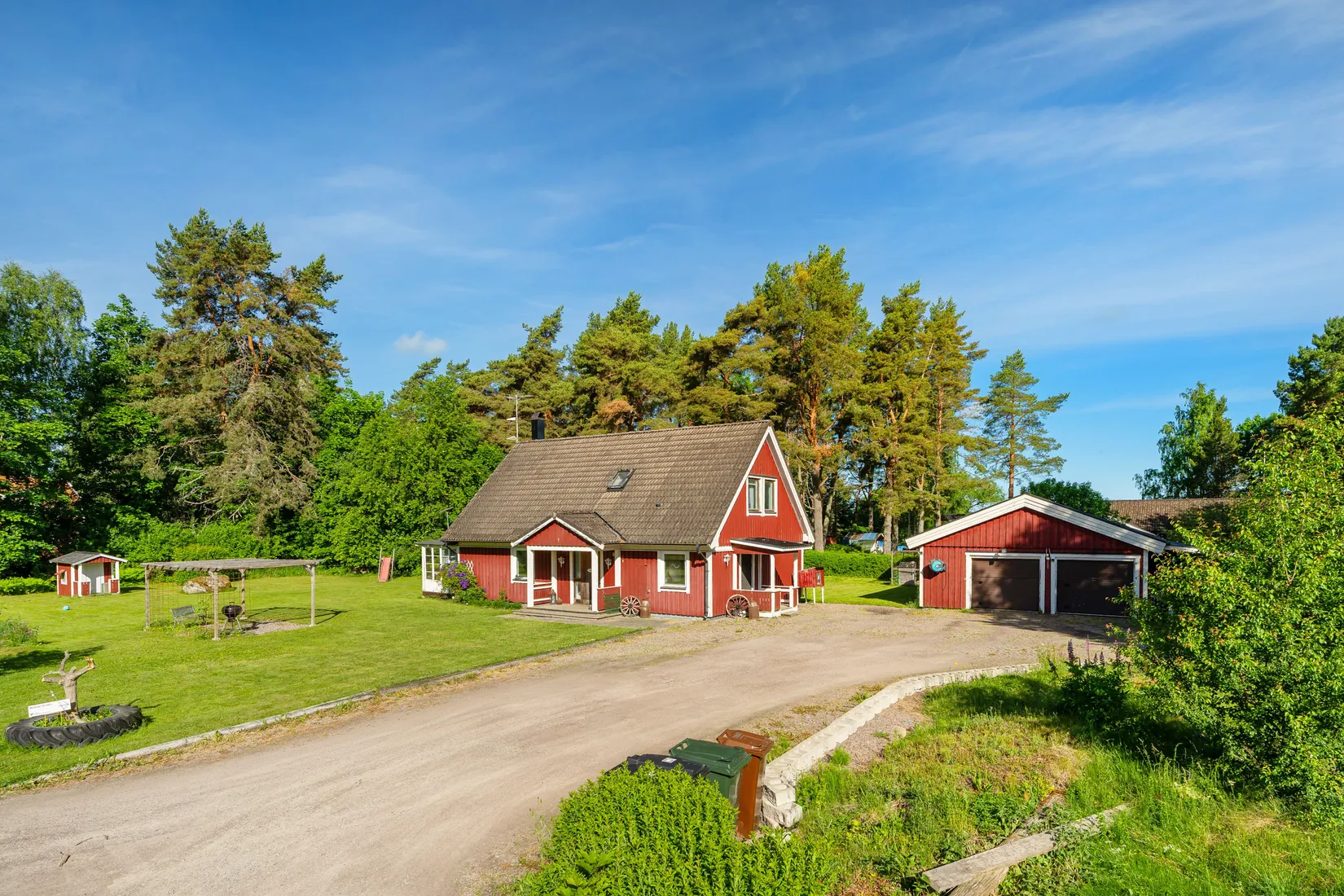 Villa, Väster-Ekeby 304, Vendel, Tierp