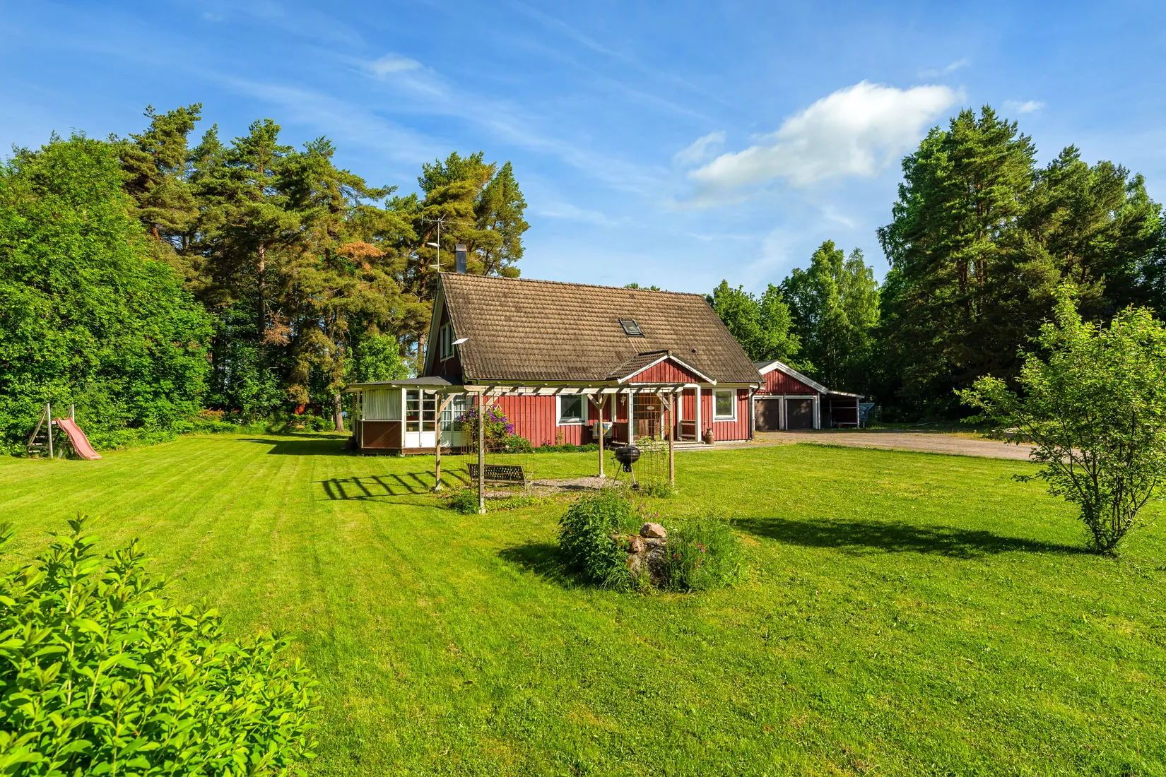 Villa, Väster-Ekeby 304, Vendel, Tierp