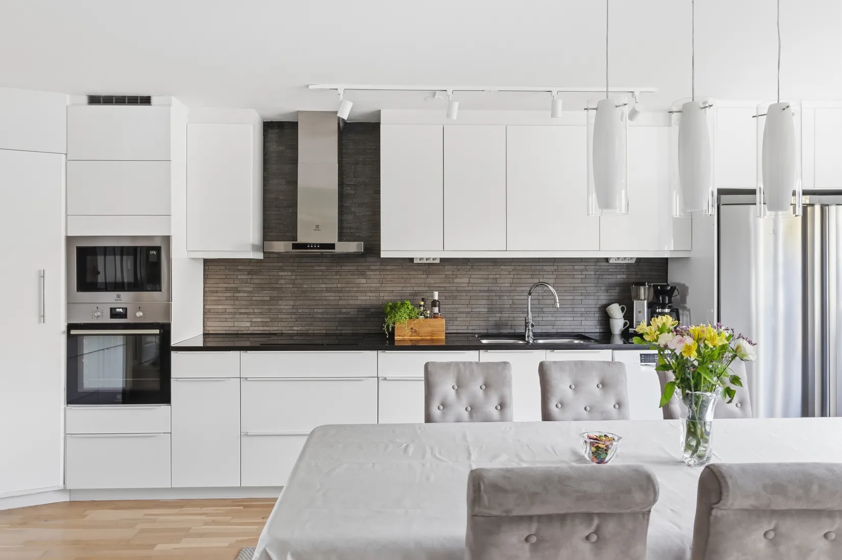 Villa, Radhus, Plogvägen 17, Tureberg, Sollentuna