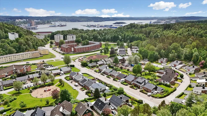 Villa, Radhus, Tyfonvägen 9, Skogslyckan, Uddevalla