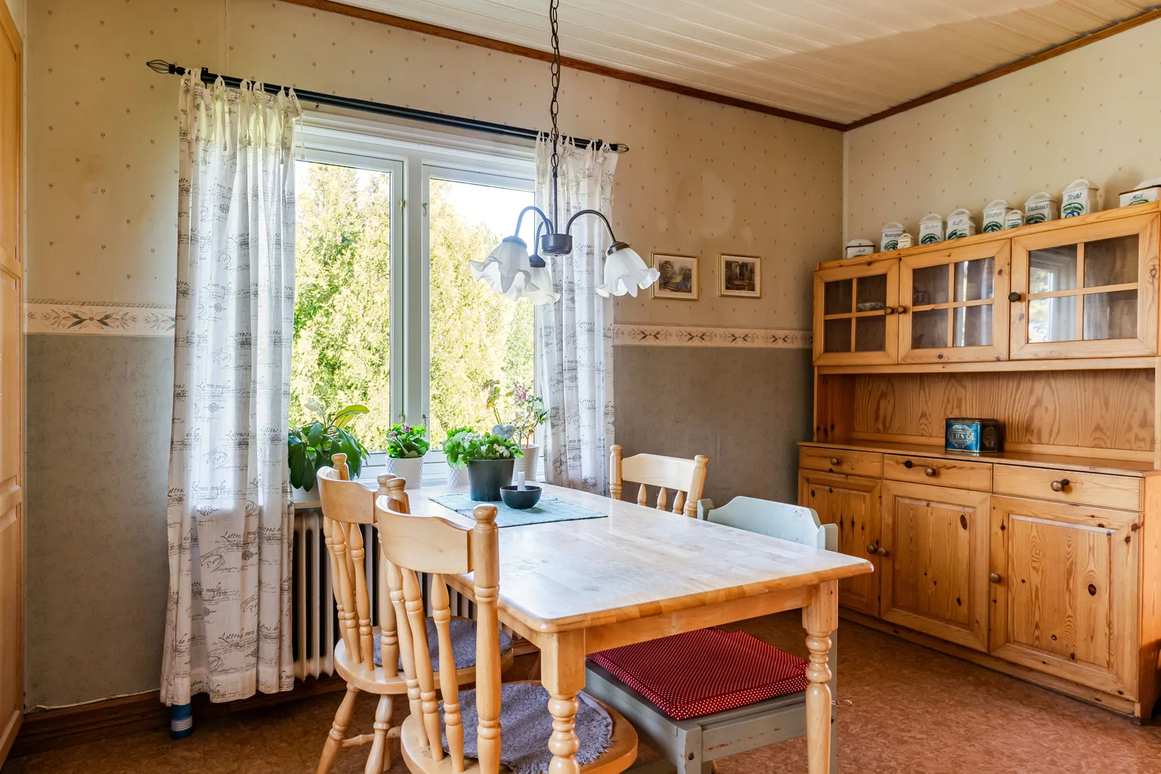 Villa, Möbelvägen 6, Gropen, Lekeberg