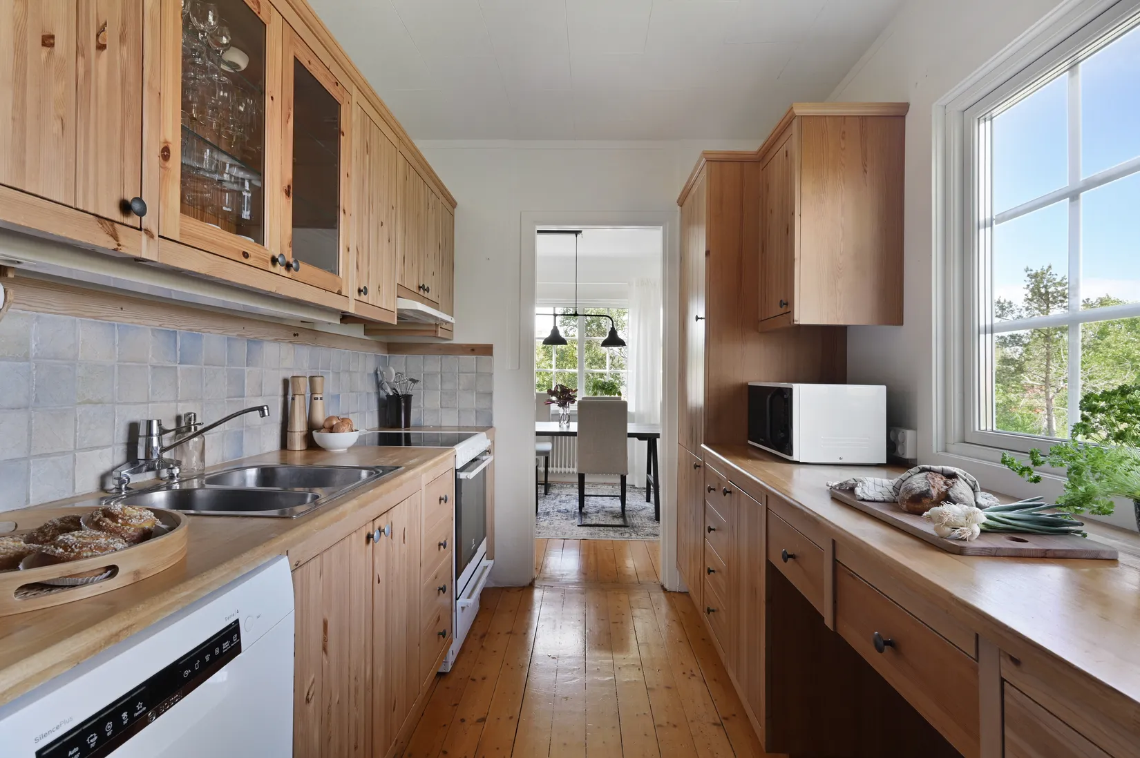 Villa, Rökslingan 7, Länna, Huddinge