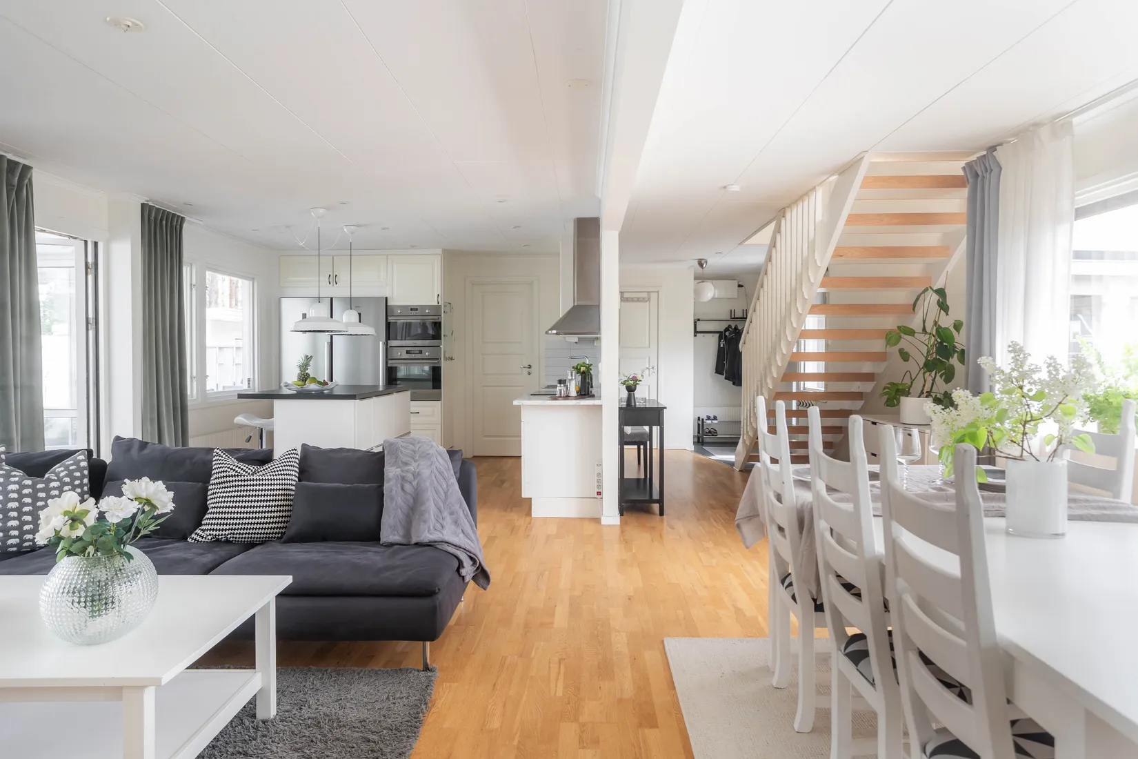 Villa, Radhus, Ovanmyrsgatan 12, Stockfallet, Karlstad