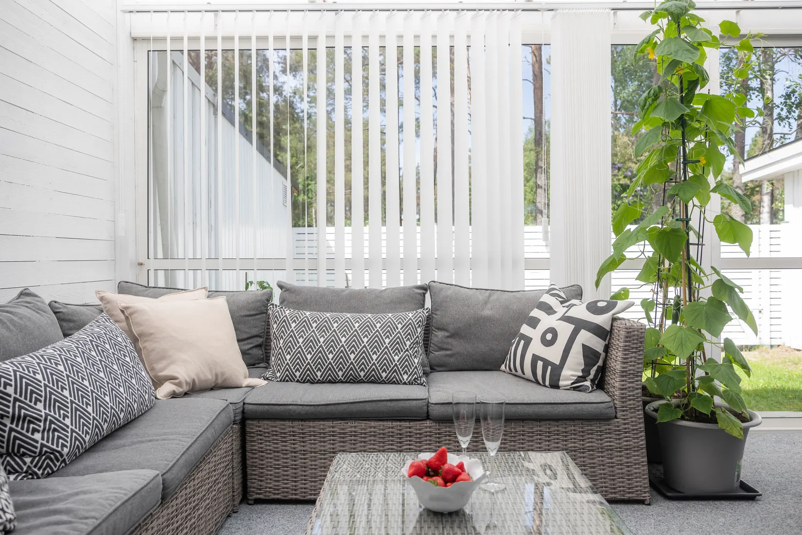 Villa, Radhus, Ovanmyrsgatan 12, Stockfallet, Karlstad