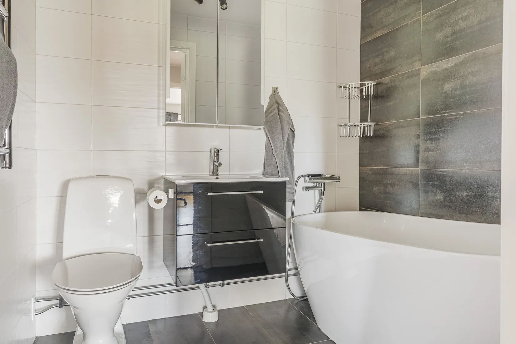 Villa, Radhus, Marsgatan 8, Ängshöjden, Sala