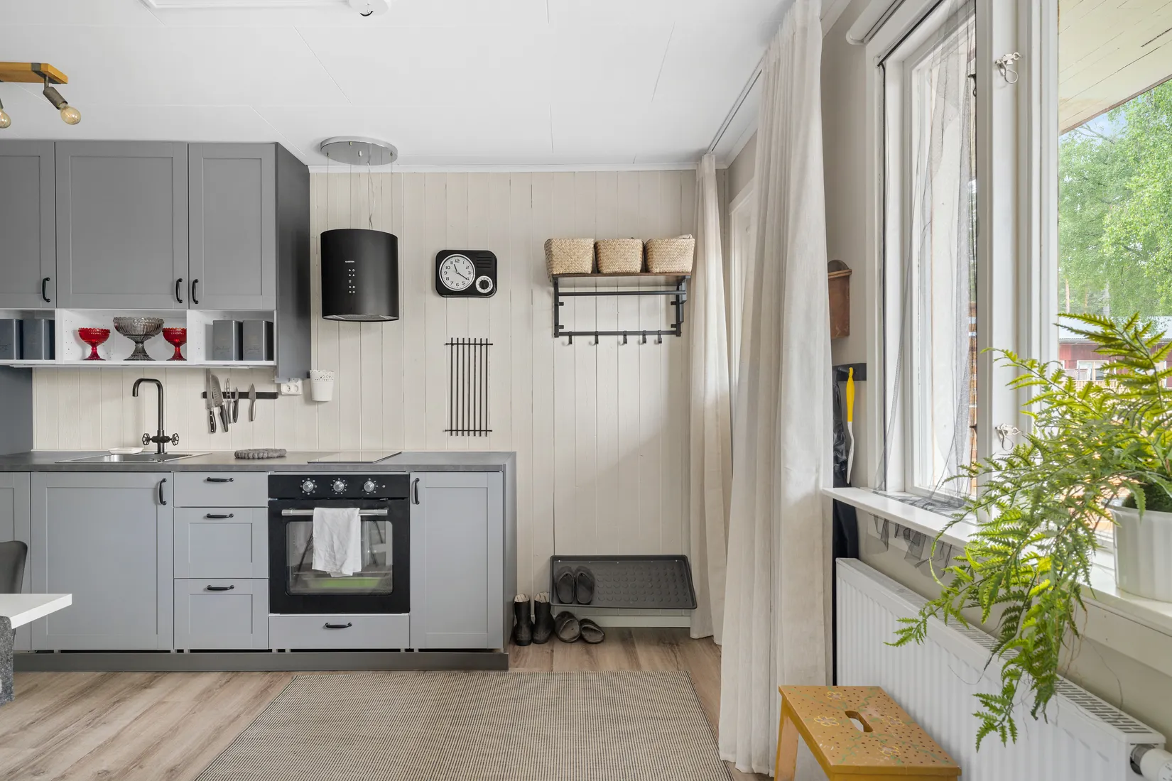 Bostadsrätt, Rödklövern 6, Adelsö Ringväg 21A, Adelsö Stenby, Ekerö
