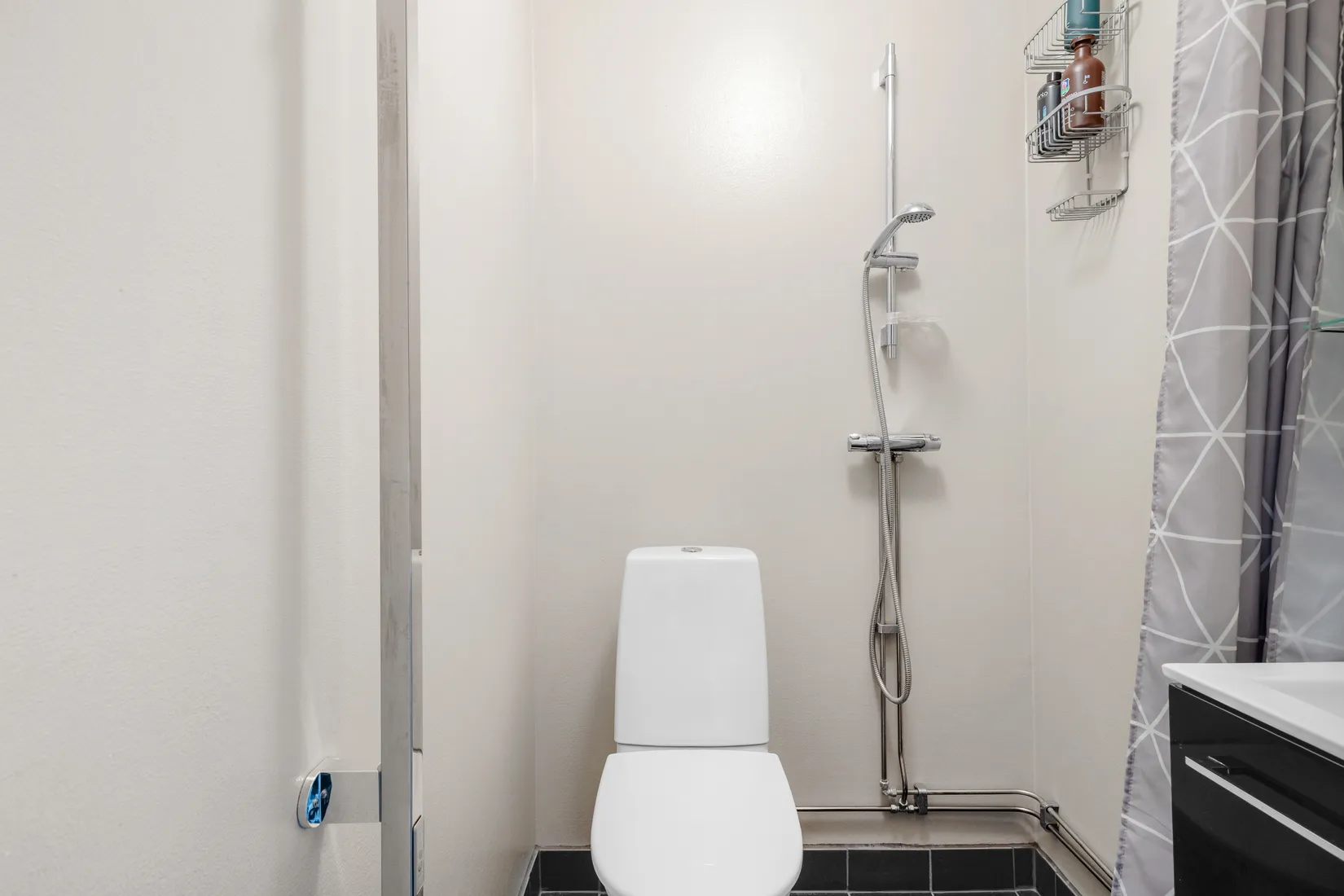 Bostadsrätt, Rödklövern 6, Adelsö Ringväg 21A, Adelsö Stenby, Ekerö