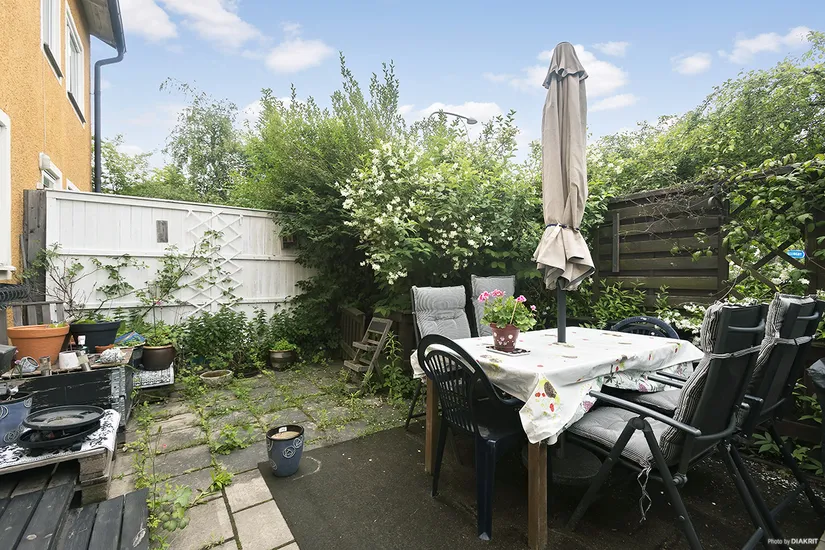 Radhus, Rättar Vigs väg 4, Nälsta, Stockholm