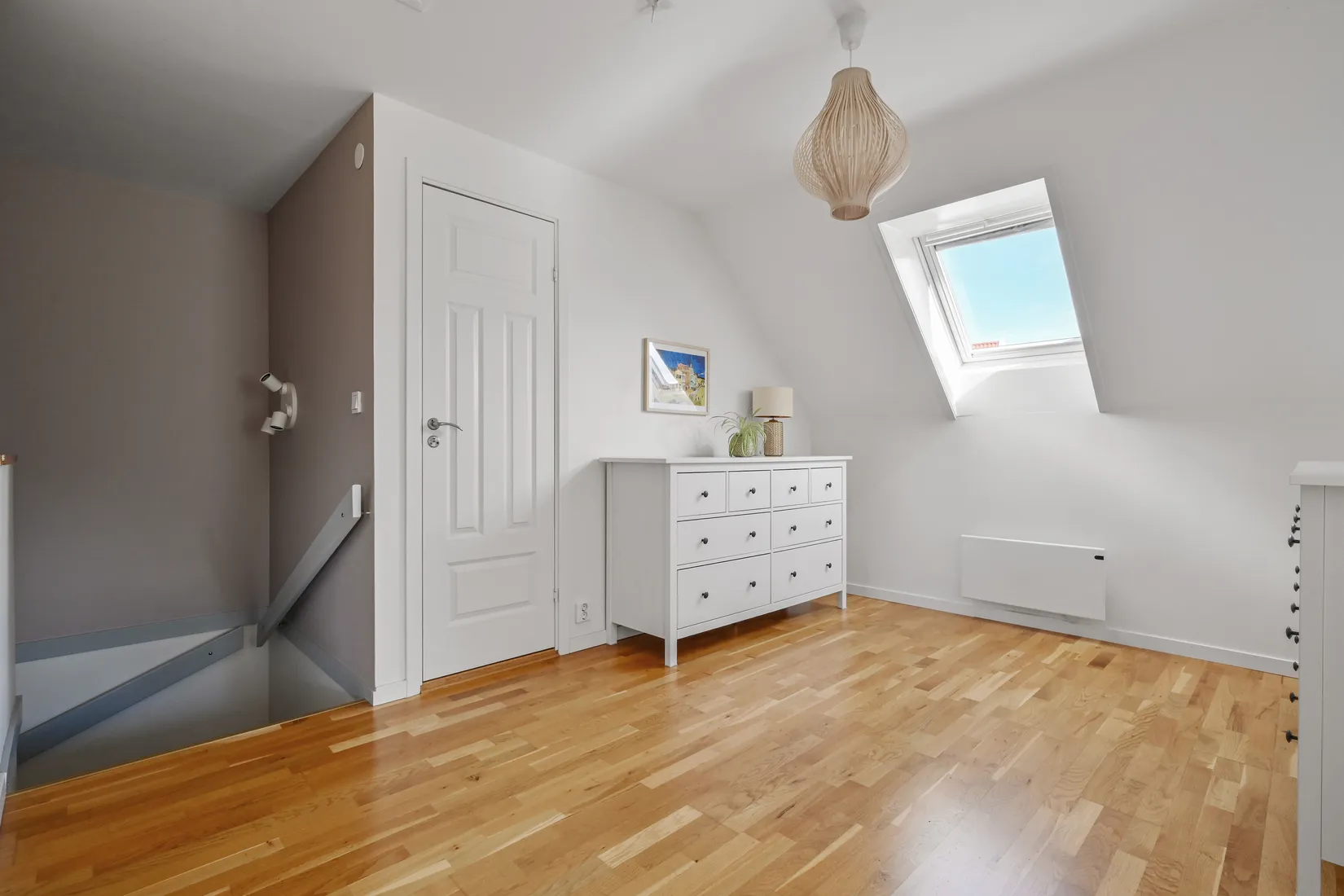 Villa, Radhus, Vattenmåravägen 60, Sjukyrkoberget, Upplands Väsby