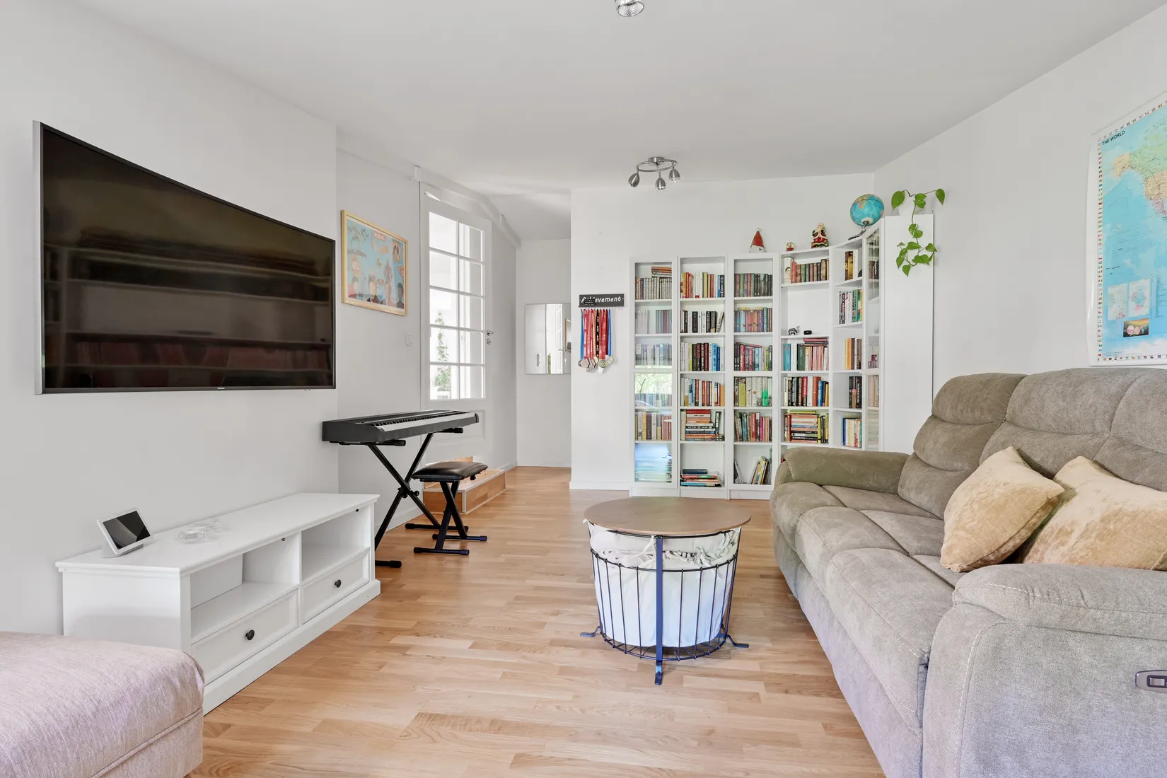 Villa, Radhus, Vattenmåravägen 60, Sjukyrkoberget, Upplands Väsby