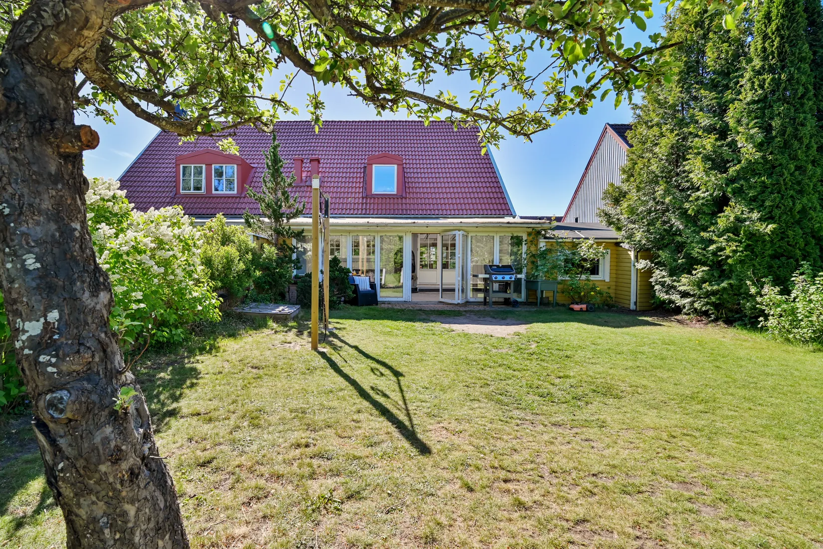 Villa, Radhus, Vattenmåravägen 60, Sjukyrkoberget, Upplands Väsby
