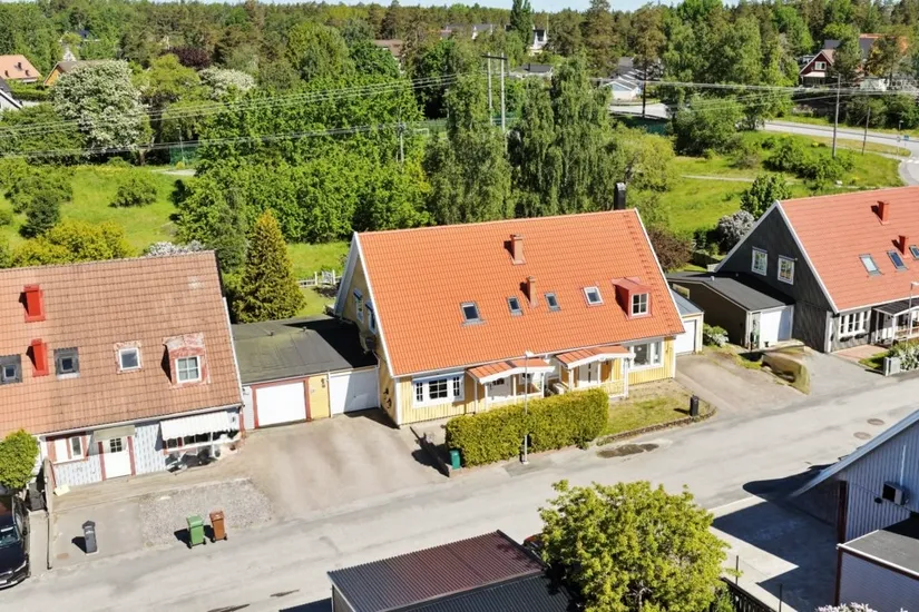 Villa, Radhus, Vattenmåravägen 60, Sjukyrkoberget, Upplands Väsby