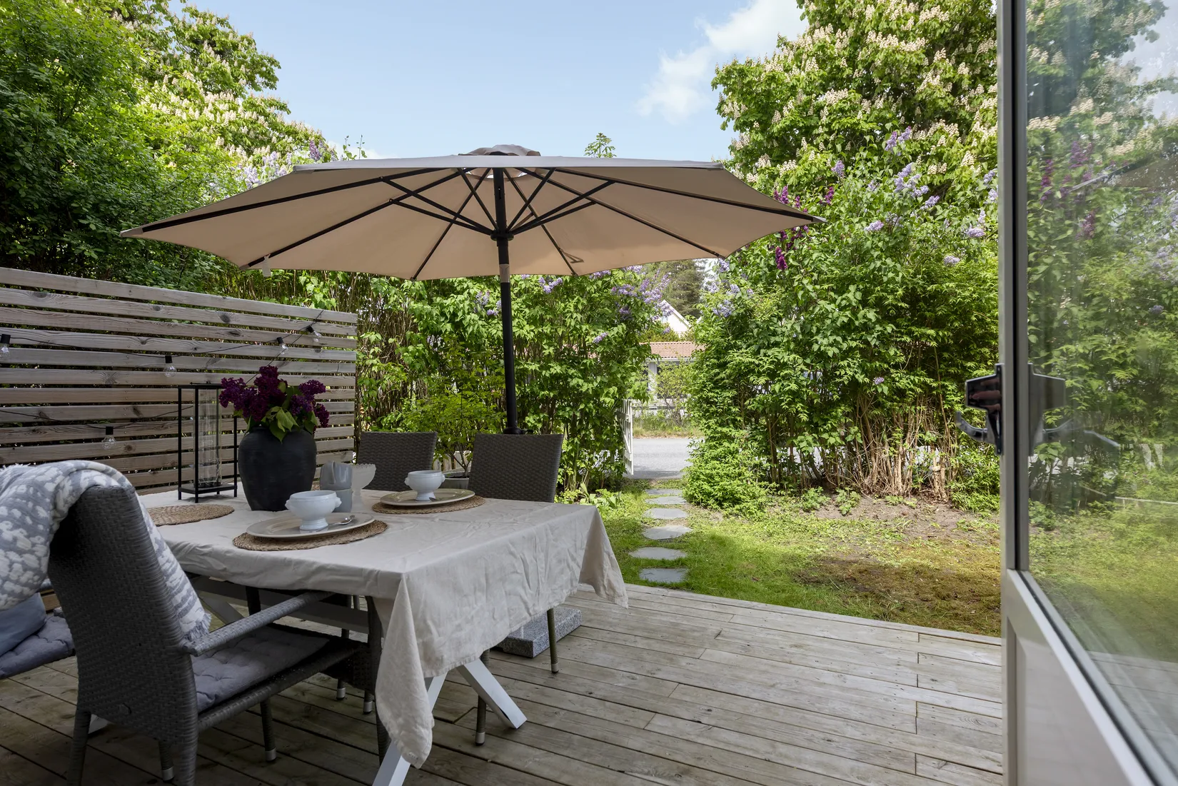 Villa, Radhus, Alliansvägen 10, Gribbylund, Täby
