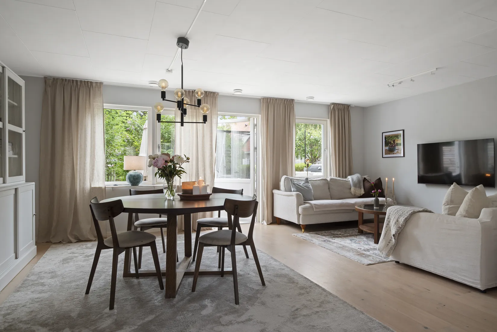 Villa, Radhus, Alliansvägen 10, Gribbylund, Täby