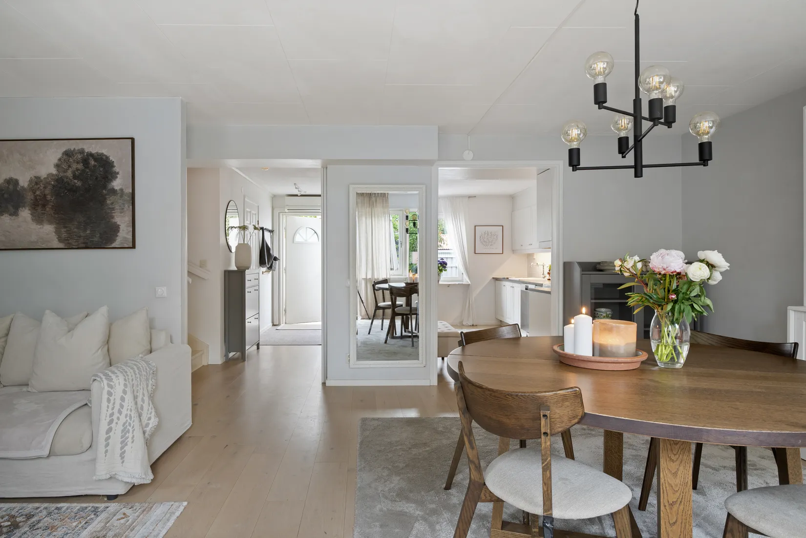 Villa, Radhus, Alliansvägen 10, Gribbylund, Täby