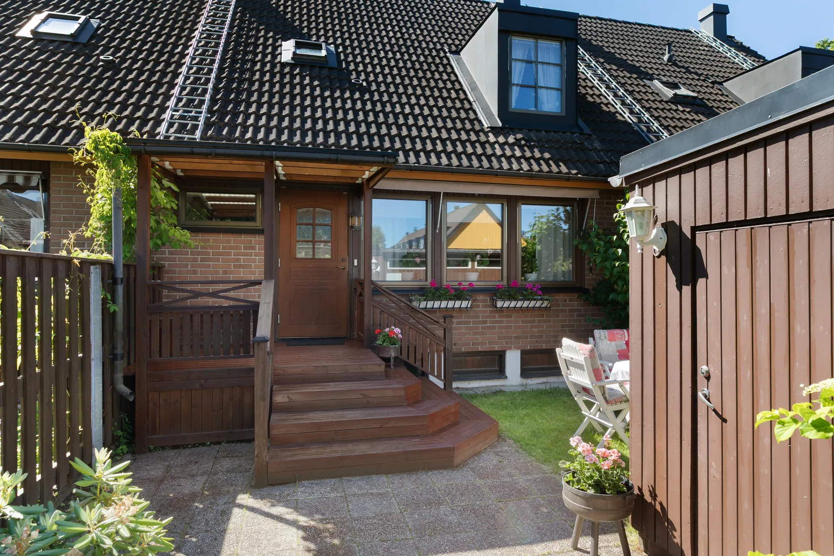 Radhus, Idrottsvägen 22B, Centalt, Sandviken
