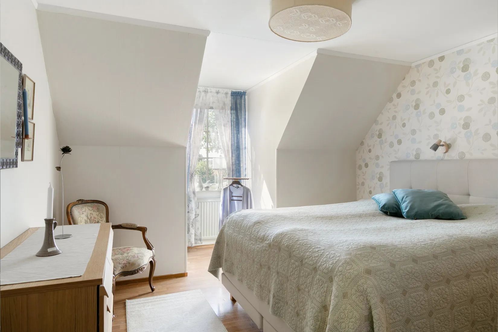 Radhus, Idrottsvägen 22B, Centalt, Sandviken