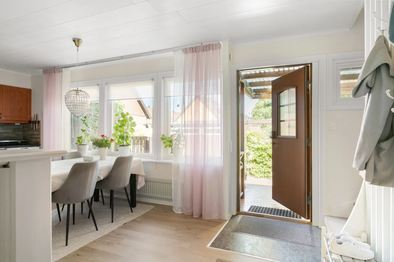 Radhus, Idrottsvägen 22B, Centalt, Sandviken