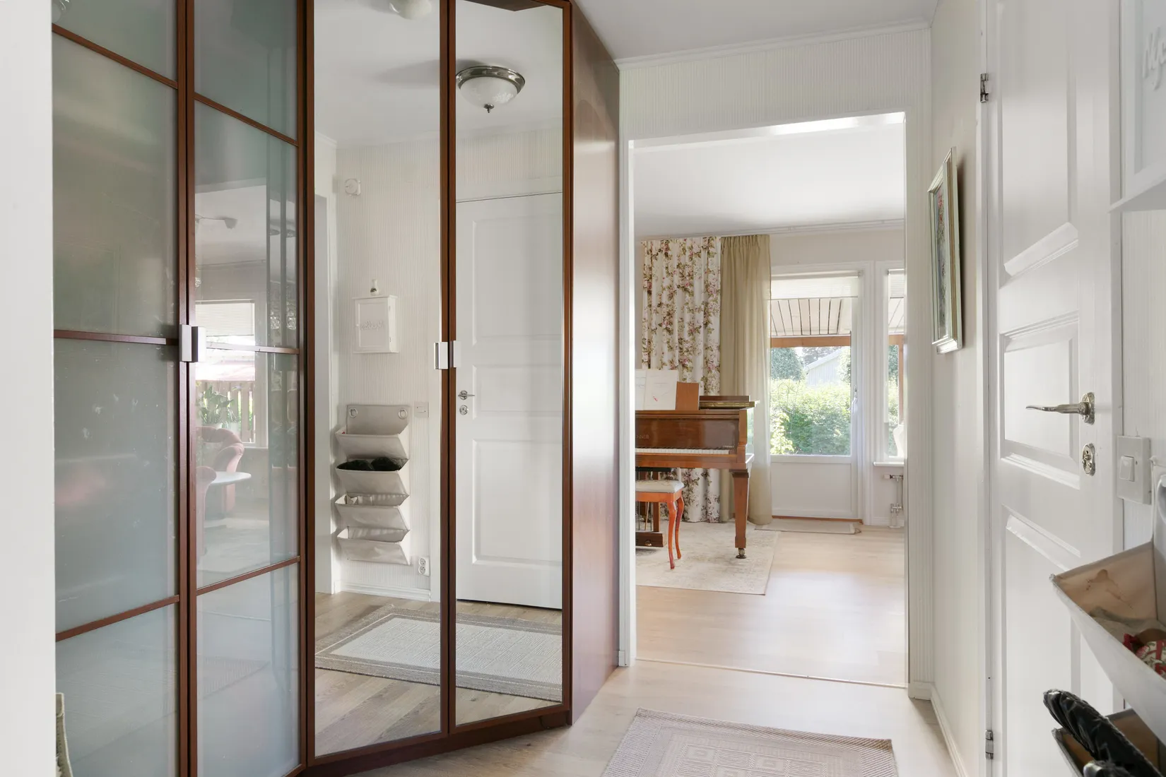 Radhus, Idrottsvägen 22B, Centalt, Sandviken
