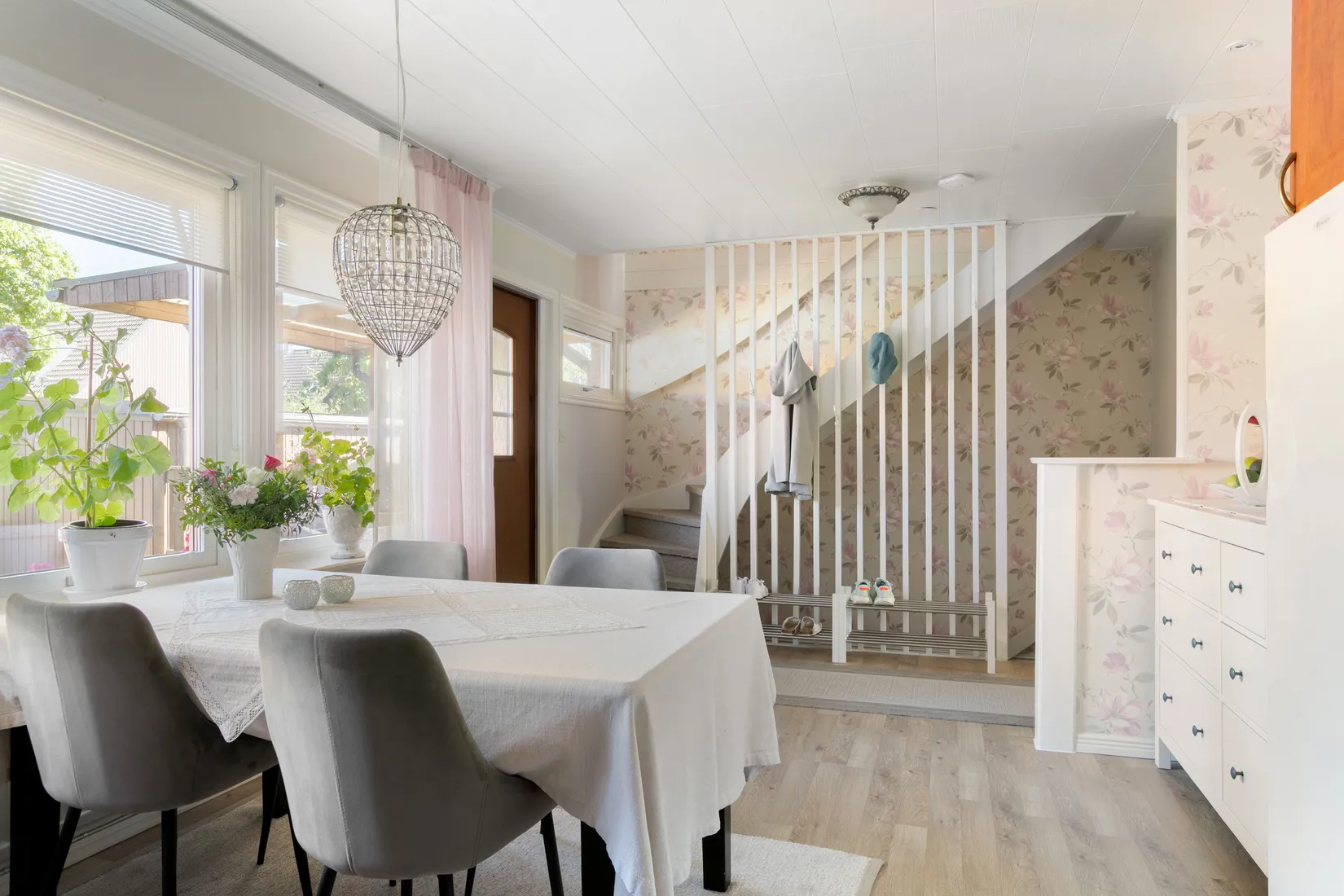Radhus, Idrottsvägen 22B, Centalt, Sandviken