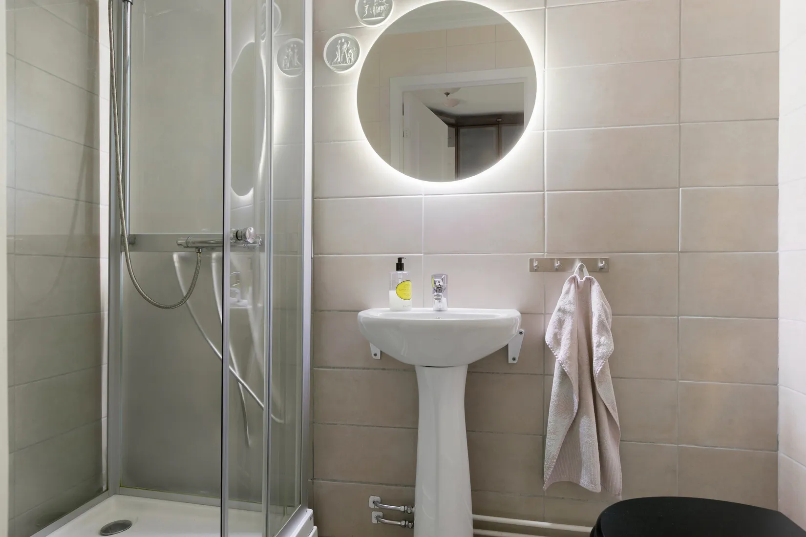 Radhus, Idrottsvägen 22B, Centalt, Sandviken