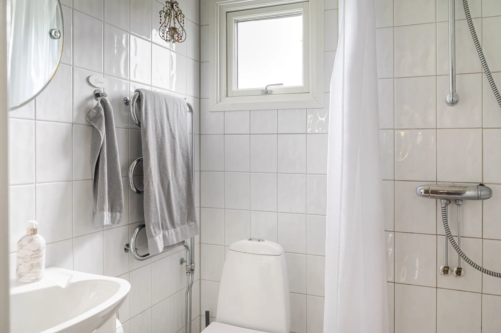Villa, Radhus, Kryddgårdsvägen 28, Slagsta, Botkyrka