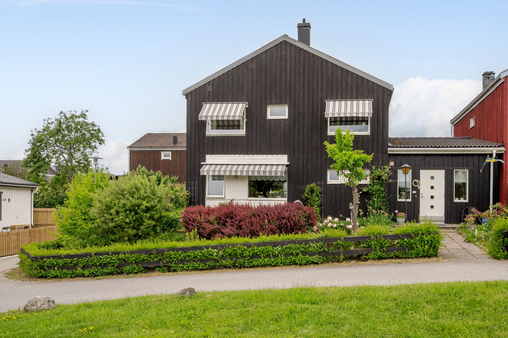Villa, Radhus, Kryddgårdsvägen 28, Slagsta, Botkyrka