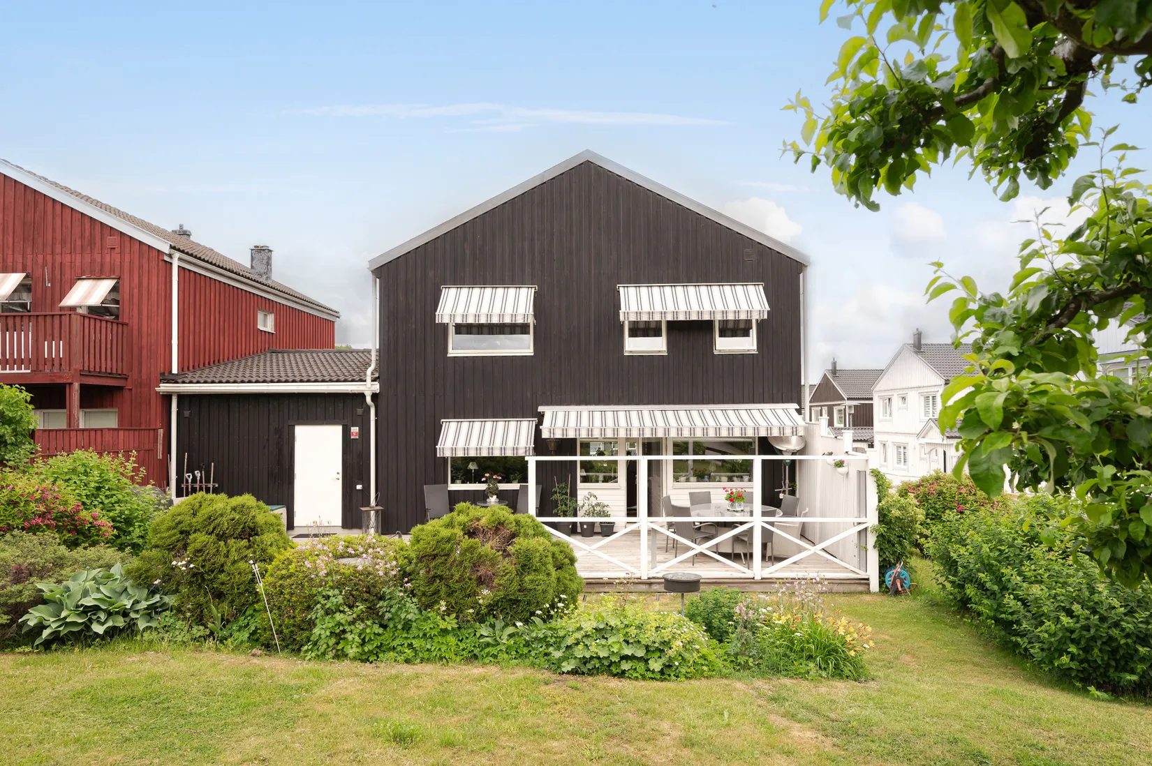 Villa, Radhus, Kryddgårdsvägen 28, Slagsta, Botkyrka