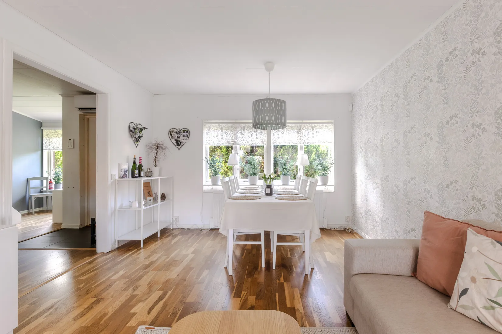 Radhus, Brunnsvägen 150A, Strängnäs