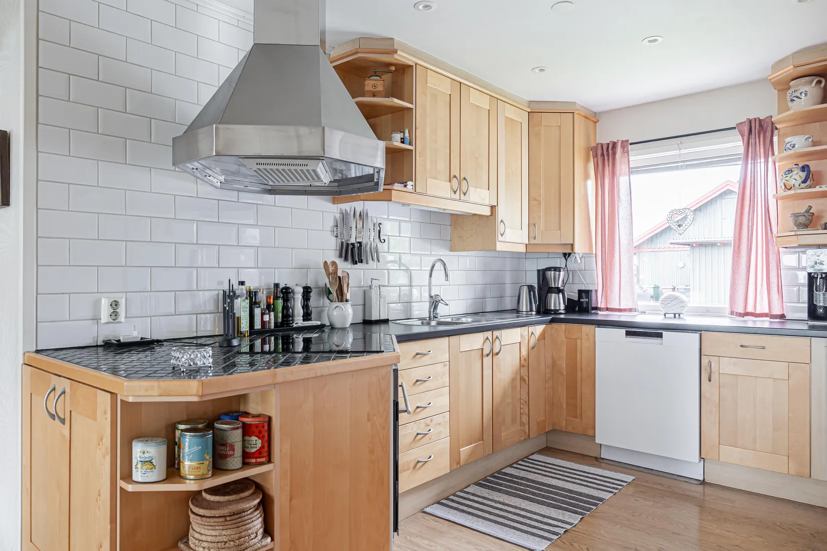Villa, Tackjärnsgatan 98, Bäckby, Västerås