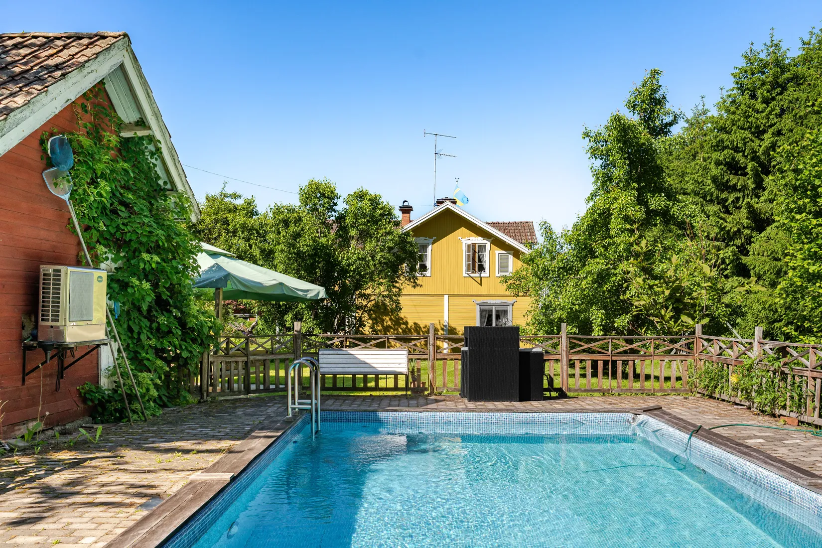 Gård/Skog, Snarvägen 9A & 9B, Västerfärnebo, Sala