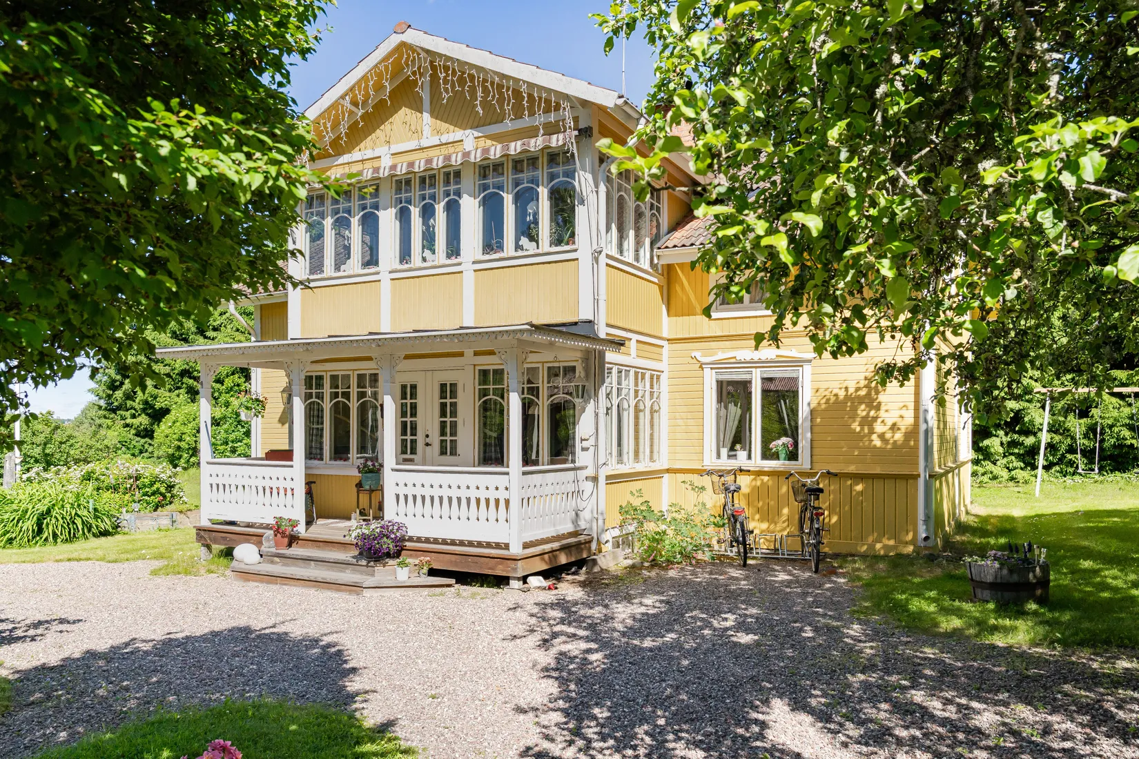 Gård/Skog, Snarvägen 9A & 9B, Västerfärnebo, Sala