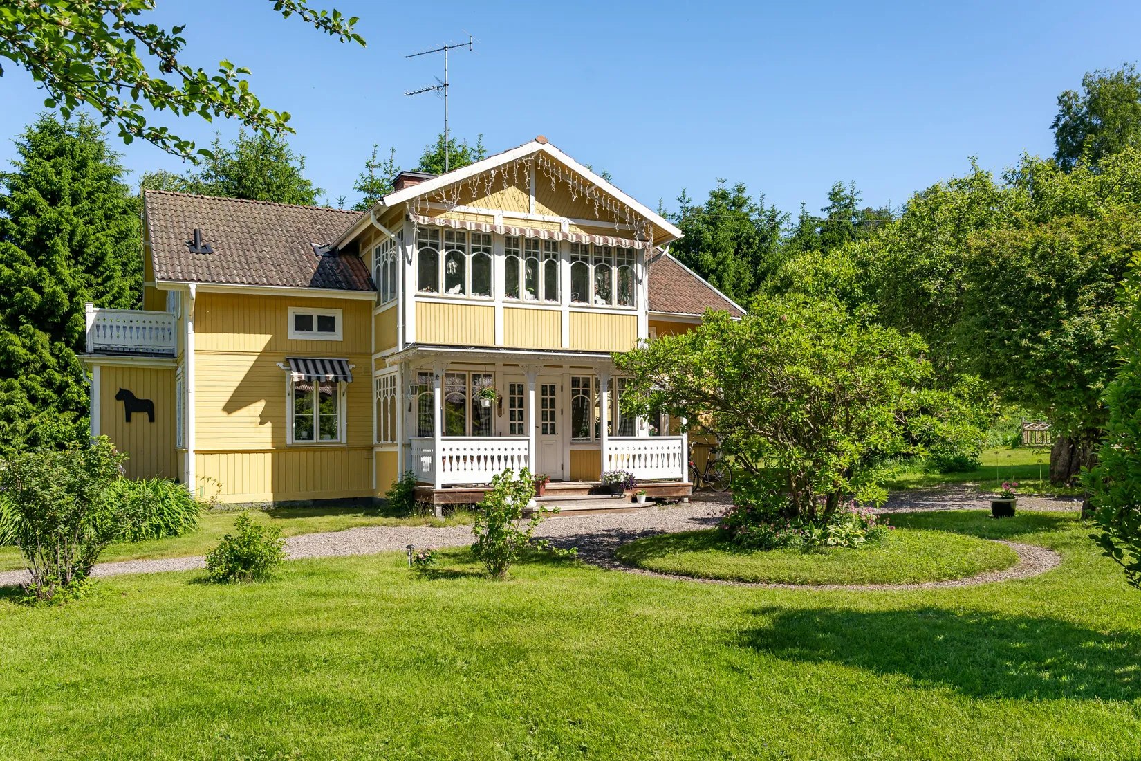 Gård/Skog, Snarvägen 9A & 9B, Västerfärnebo, Sala