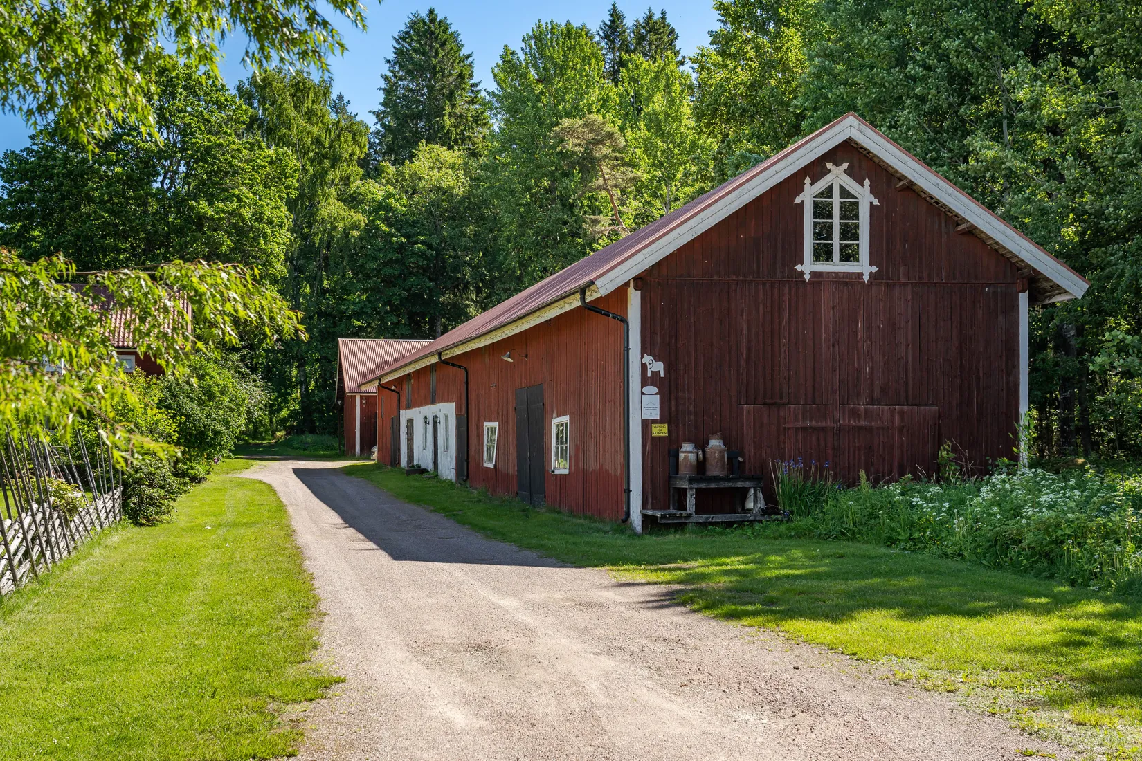 Gård/Skog, Snarvägen 9A & 9B, Västerfärnebo, Sala