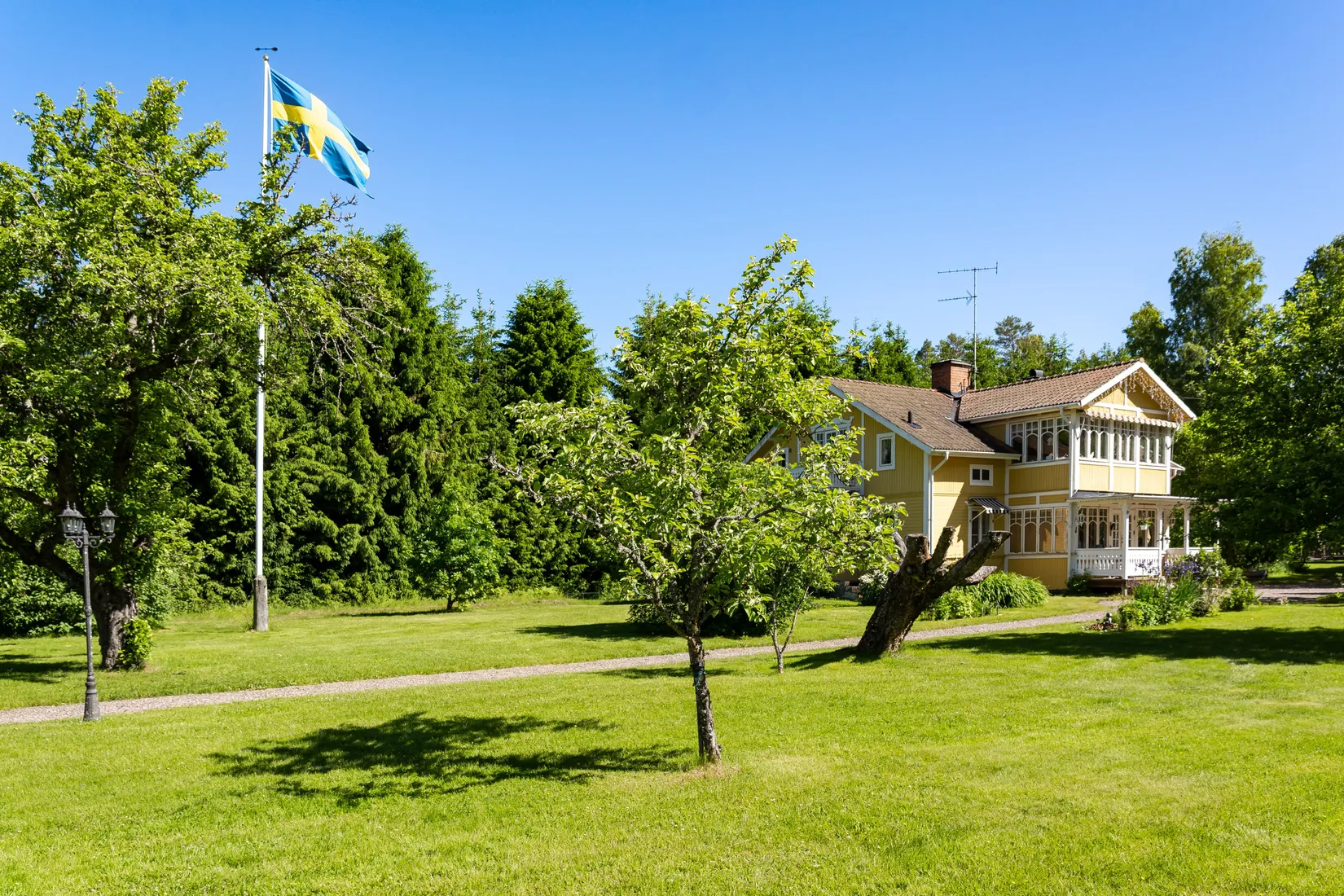 Gård/Skog, Snarvägen 9A & 9B, Västerfärnebo, Sala