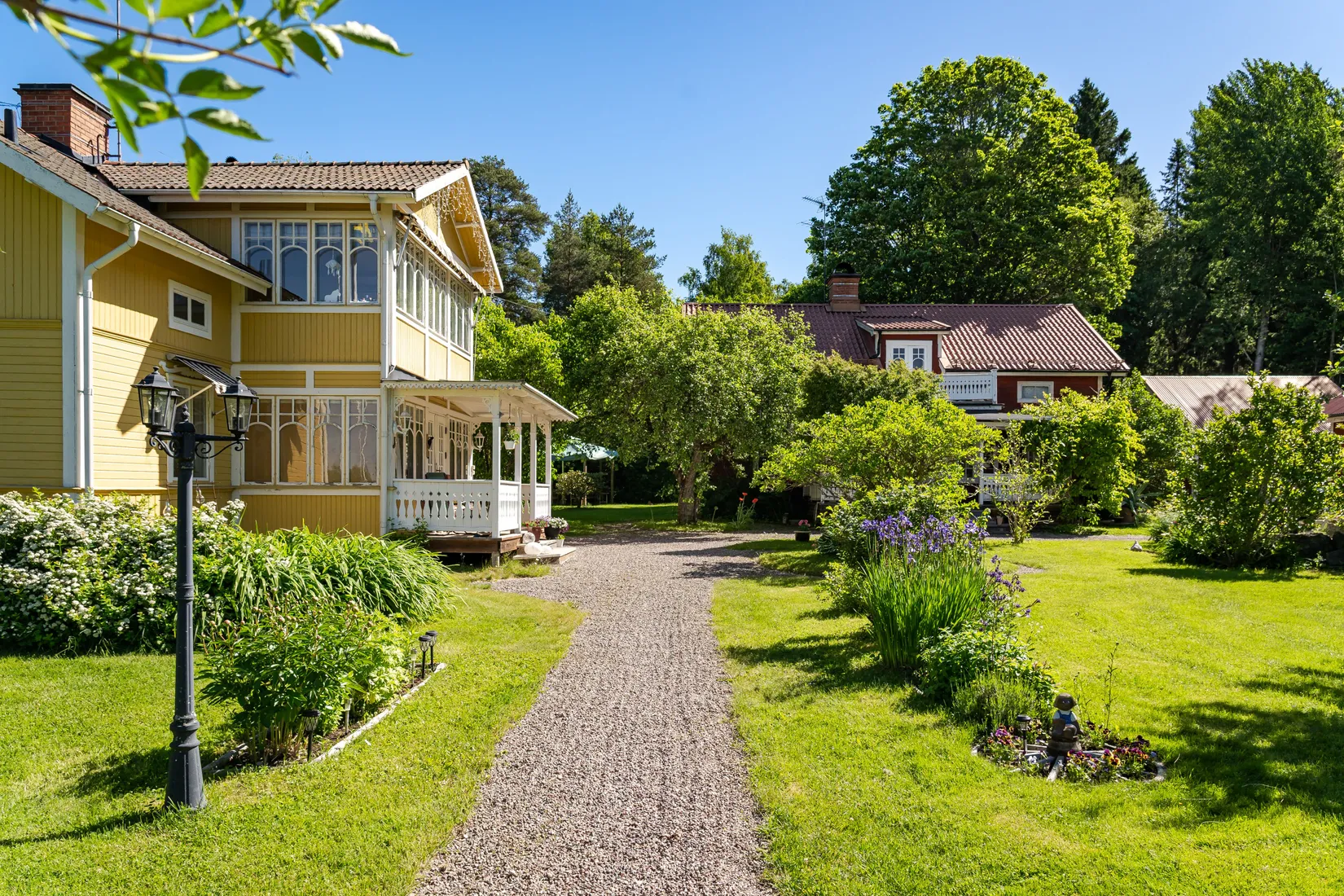 Gård/Skog, Snarvägen 9A & 9B, Västerfärnebo, Sala