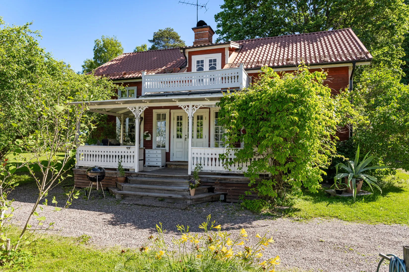 Gård/Skog, Snarvägen 9A & 9B, Västerfärnebo, Sala