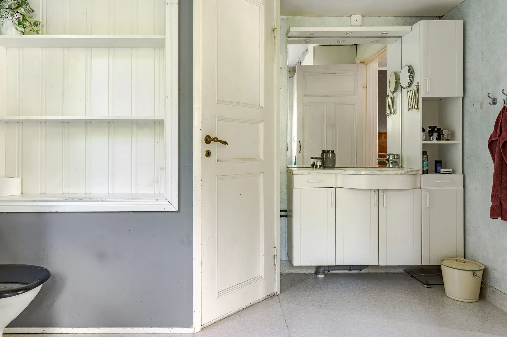 Gård/Skog, Snarvägen 9A & 9B, Västerfärnebo, Sala