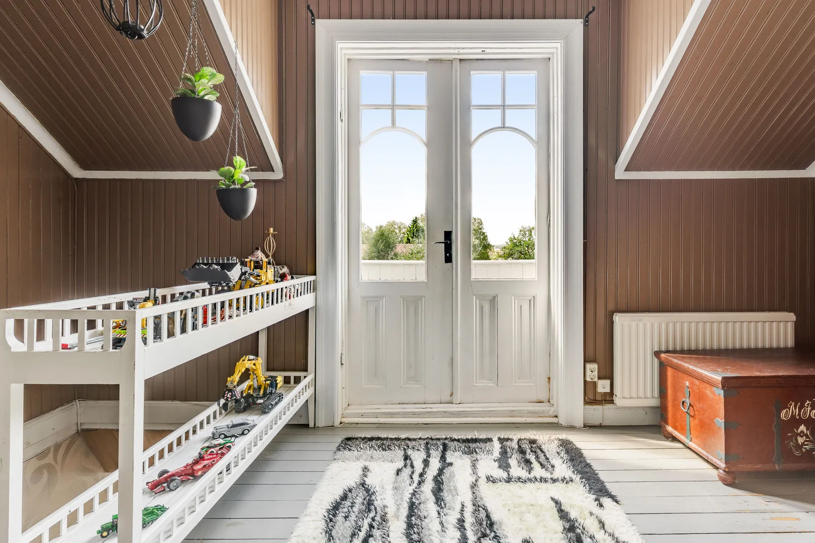 Gård/Skog, Snarvägen 9A & 9B, Västerfärnebo, Sala