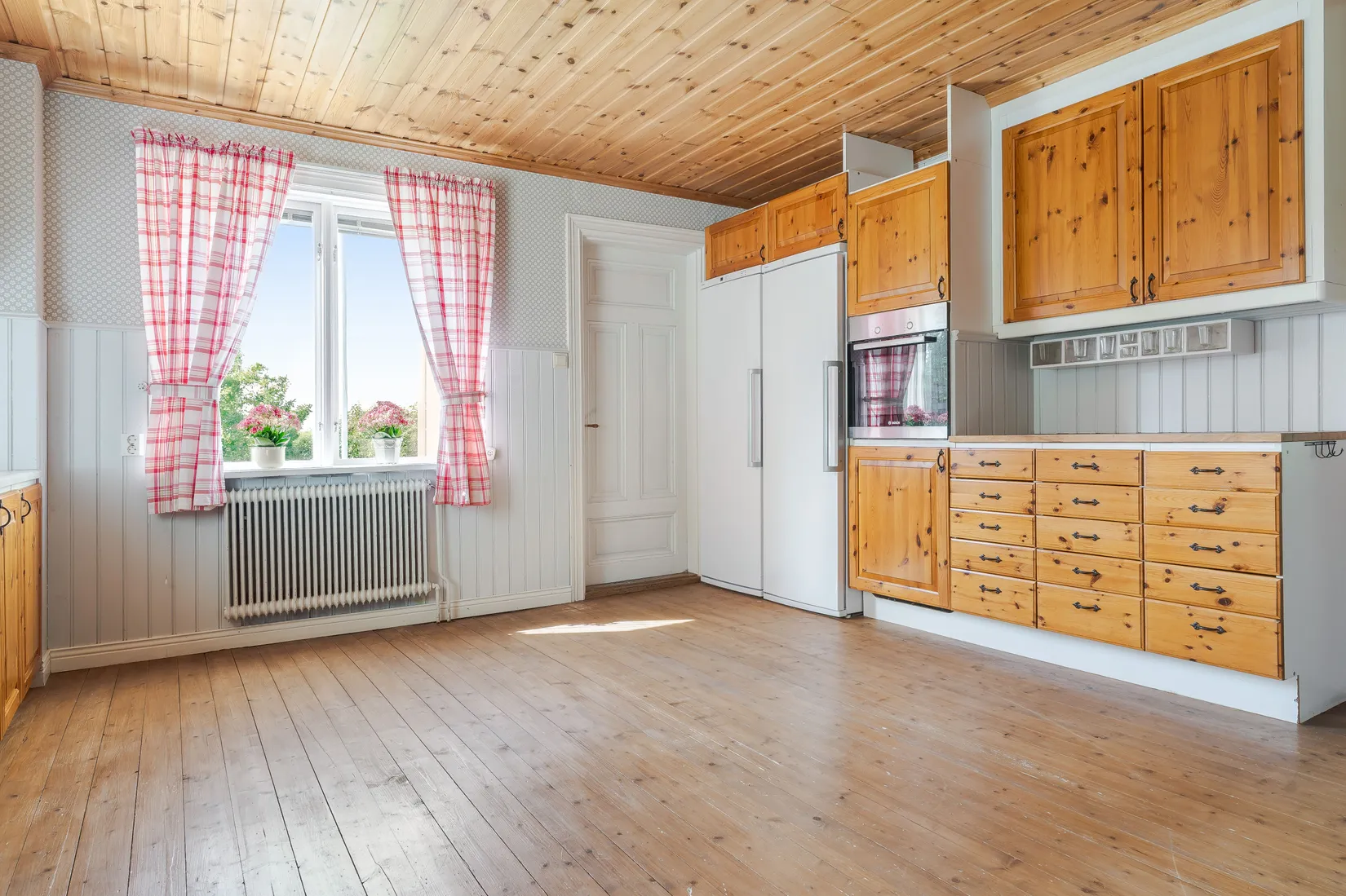 Gård/Skog, Snarvägen 9A & 9B, Västerfärnebo, Sala