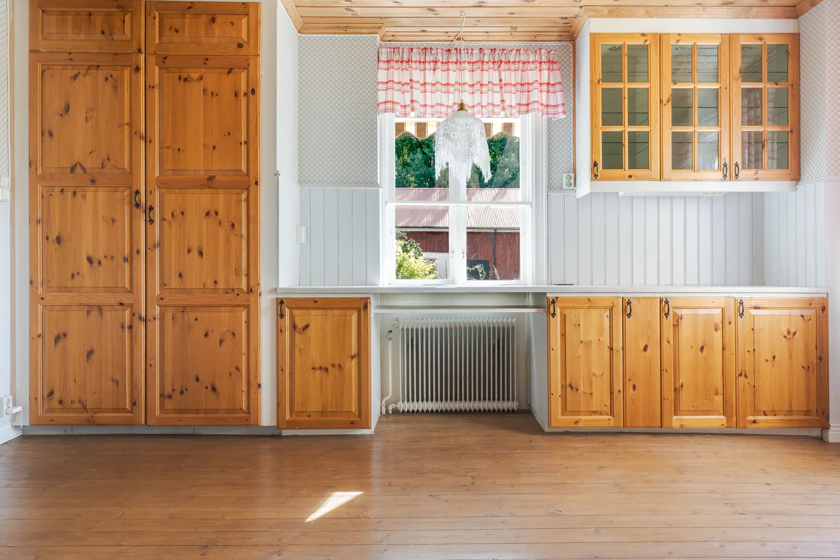 Gård/Skog, Snarvägen 9A & 9B, Västerfärnebo, Sala