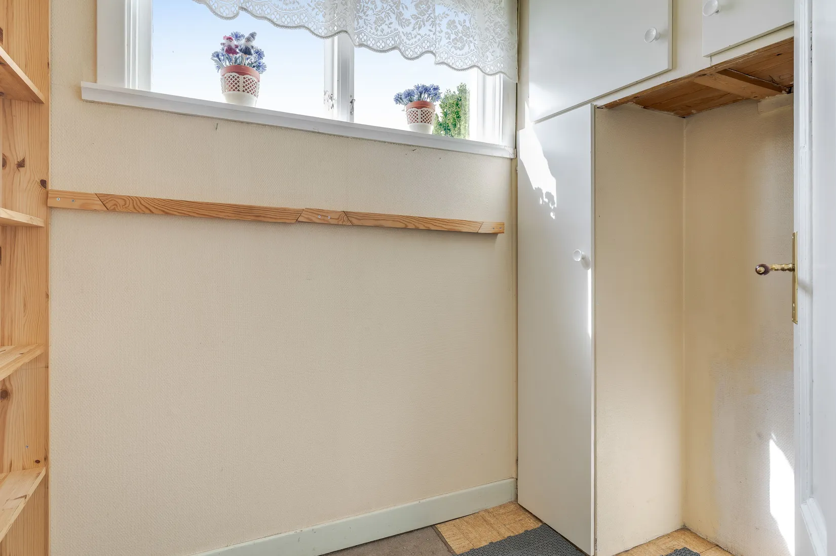 Gård/Skog, Snarvägen 9A & 9B, Västerfärnebo, Sala