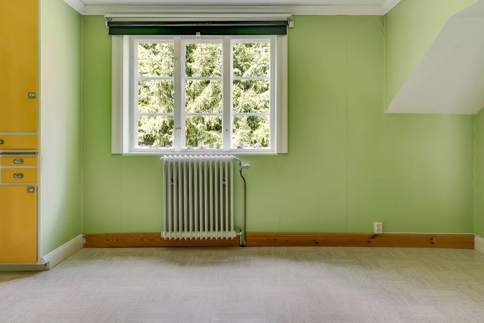 Gård/Skog, Snarvägen 9A & 9B, Västerfärnebo, Sala