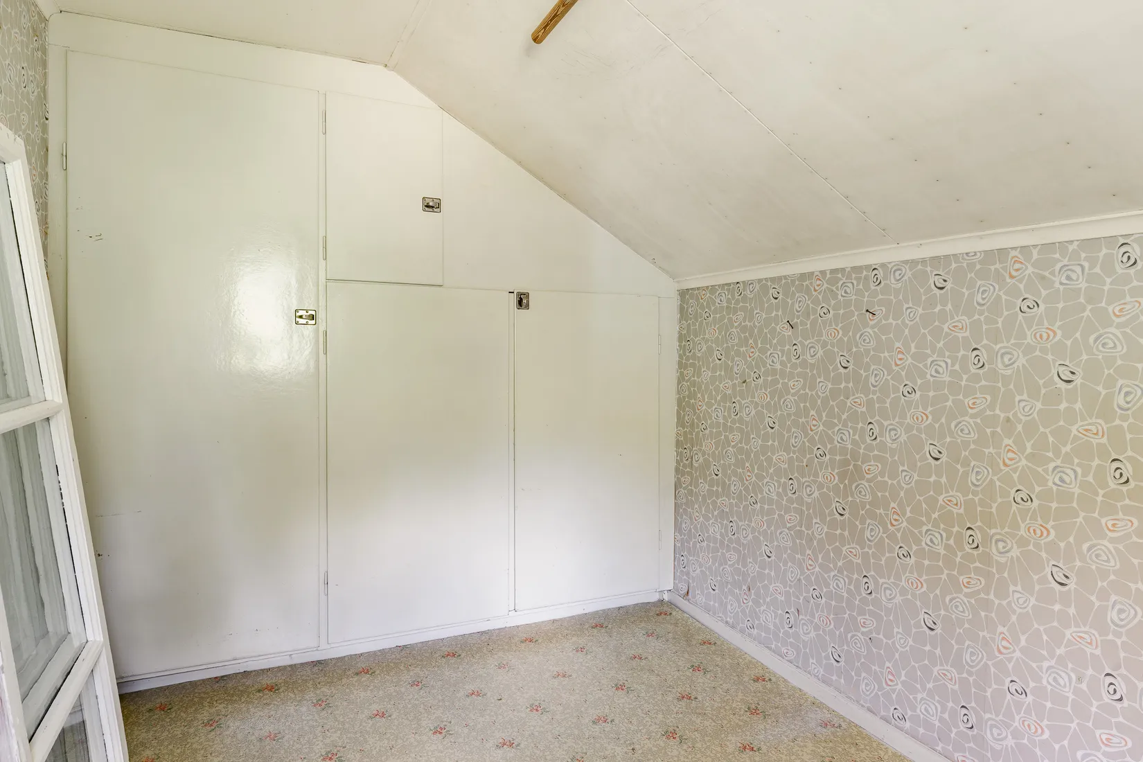 Gård/Skog, Snarvägen 9A & 9B, Västerfärnebo, Sala