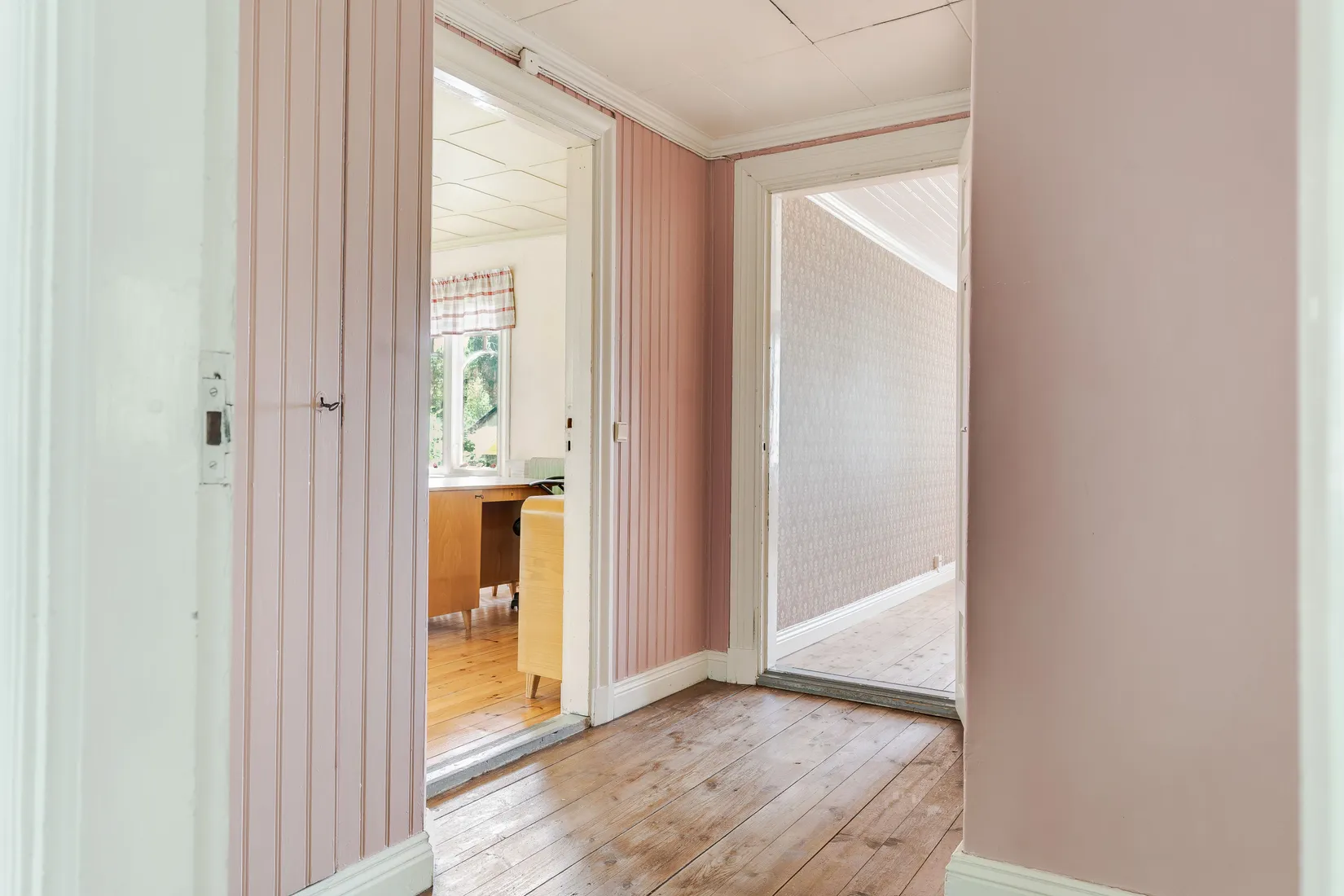 Gård/Skog, Snarvägen 9A & 9B, Västerfärnebo, Sala